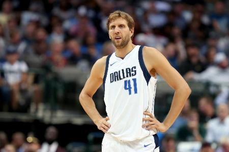 NBA: Nowitzki mit perfekter Dreier-Quote bei Mavs-Sieg - auch Theis und Schröder gewinnen NBA: Nowitzki mit perfekter Dreier-Quote bei Mavs-Sieg - auch Theis und Schröder gewinnen