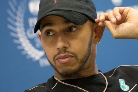 Hamilton postet Video mit seinem Neffen - und erntet Shitstorm Hamilton postet Video mit seinem Neffen - und erntet Shitstorm
