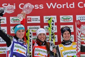 Ran an den Speck: Erster Saisonsieg für Skicrosserin Zacher