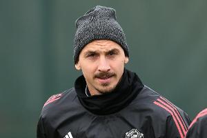 Ibrahimovic beim Bowling schlechter als Coleen Rooney