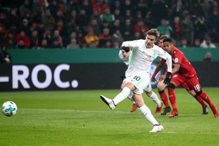 Im zweiten Spiel erzielt Max Kruse per Elfmeter die frühe 1:0-Führung ...