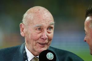 Horst Eckel: "Würde dem FCK am liebsten auf dem Feld helfen"