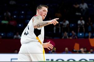 Theis gewinnt deutsches NBA-Duell gegen Schröder
