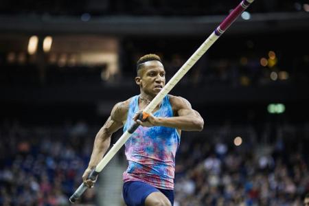 Leichtathletik: Holzdeppe und Klosterhalfen in Karlsruhe stark Leichtathletik: Holzdeppe und Klosterhalfen in Karlsruhe stark