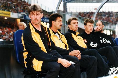 Nach jahrelanger Arbeit als Jugendkoordinator, A-Junioren- und Amateur-Trainer wird Michael Skibbe 1998 zum Cheftrainer befö...