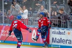 Topscorer Kolarik verlängert bei Adler Mannheim