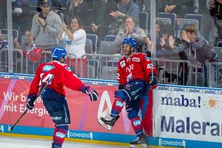 Topscorer Kolarik verlängert bei Adler Mannheim Topscorer Kolarik verlängert bei Adler Mannheim