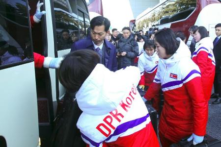 Vor Olympia: Zehn weitere nordkoreanische Sportler im Süden gelandet Vor Olympia: Zehn weitere nordkoreanische Sportler im Süden gelandet