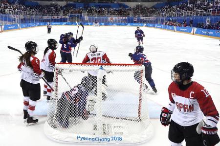 Im dritten Spiel passiert es endlich: Das Team Korea erzielt seinen ersten Treffer bei den Olympischen Spielen. Randi Griffi...