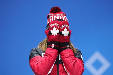 Kim Boutin kann ihre Tränen auf der Siegerehrung nicht zurückhalten. Als die Kanadierin ihre Bronze-Medaille im Short Track ...