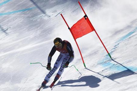 Die deutsche Ski-Hoffnung Thomas Dreßen feiert bei der Super-Kombination seinen Debüt bei Olympia. Er zeigt eine starke Leis...