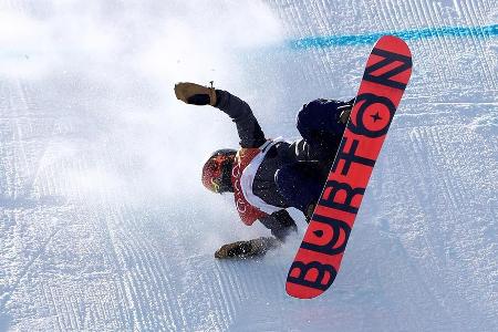 Die Britin Aime Fuller macht im Slopestyle-Finale schmerzhafte Bekanntschaft mit dem Boden.