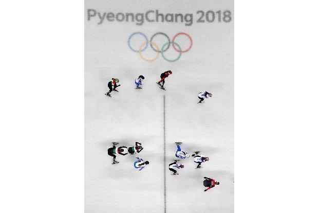 Beim Shorttrack geht es im Ziel meist sehr eng zu.