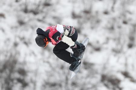 Mit dem zweiten Run beeindruckt der Kanadier Sebastien Toutant die Jury und holt sich Gold im Big Air. Dabei musste er bis z...