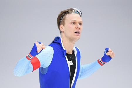 Was für ein Krimi! Über die kürzeste olympische Distanz der Eischnellläufer triumphiert der Norweger Havard Lorentzen hauchd...