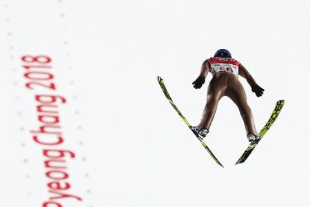 Es war eine enge Kiste, aber am Ende darf Kamil Stoch über Skisprung-Gold von der großen Schanzen jubeln. Nach seinem Doppel...