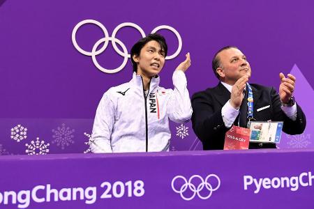 Zum zweiten Mal in Folge gewinnt der japanische Superstar Yuzuru Hanyu Gold im olympischen Eiskunstlaufwettbewerb.