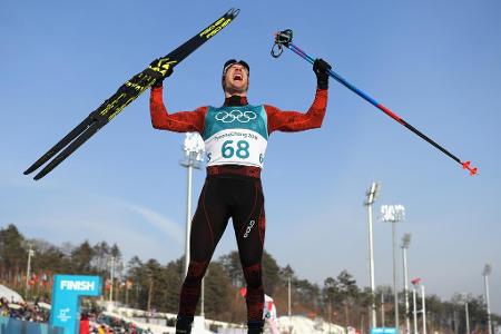 Dario Cologna krönt sich über 15 Kilometer mit seiner vierten Goldmedaille! Nach Gold in Vancouver und Gold in Sochi holt si...