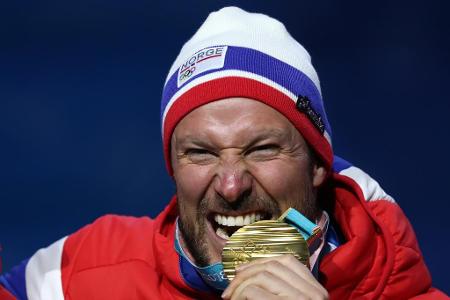 Routinier Svindal (m.) hat Norwegen von einem 'Fluch' befreit, wie einheimische Zeitungen vor dem Rennen die Abfahrts-Dursts...