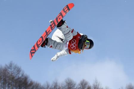 Mit gerade einmal 17 Jahren schnappt sich der neue Snowboard-Superstar Chloe Kim seine erste Goldmedaille. Die junge Amerika...