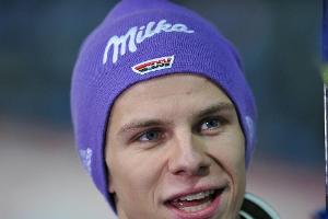 Wellinger fliegt in Kuusamo auf Platz drei - vier DSV-Adler in Top 10