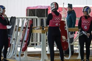 Rodlerin Hamlin trägt US-Fahne