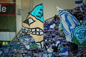 Zwei verletzte S04-Fans in Leverkusen - einer "in kritischem Zustand"