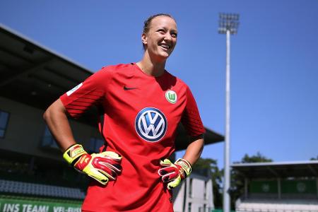 'Halb besoffen ist rausgeschmissenes Geld.' (Die deutsche Fußball-Nationaltorhüterin Almuth Schult vom VfL Wolfsburg schmunz...