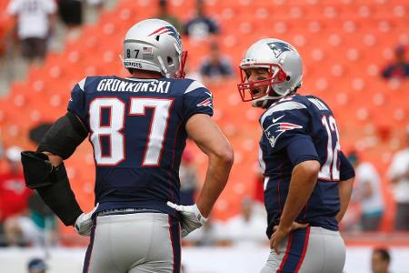 2010 bekommt Brady schlagkräftige Unterstützung: Rob Gronkowski kommt in die Liga und zu den New England Patriots. Mit seine...