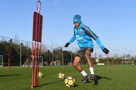 Am Mittwoch wurde der Wechsel verkündet, am Donnerstag trainiert Pierre-Emerick Aubameyang erstmals beim FC Arsenal. Wir hab... Am Mittwoch wurde der Wechsel verkündet, am Donnerstag trainiert Pierre-Emerick Aubameyang erstmals beim FC Arsenal. Wir hab...