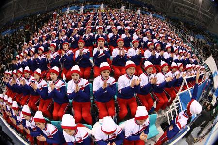 Die Cheerleader, die in den Olympia-Arenen von Pyeongchang auftauchen und für Stimmung sorgen.