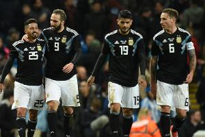 Argentinien schlägt Italien auch ohne Messi