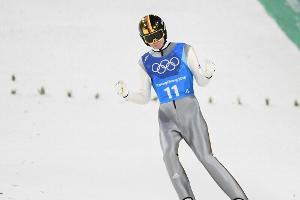 Skisprung-Team führt in Lahti zur Halbzeit