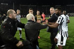 PAOK-Präsident bittet nach Pistolen-Vorfall um Entschuldigung