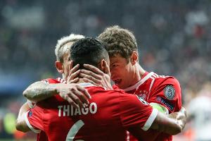 Erst der Saison-Endspurt - dann die WM: Der Profifußball auf der Zielgeraden