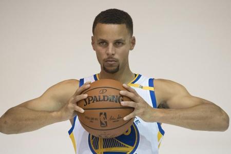 Golfschwung geht daneben: NBA-Superstar Curry sorgt für Scherben in Hotel Golfschwung geht daneben: NBA-Superstar Curry sorgt für Scherben in Hotel