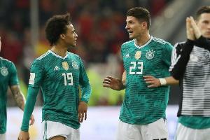 Löw rotiert auf sieben Positionen - Gomez und Trapp beginnen