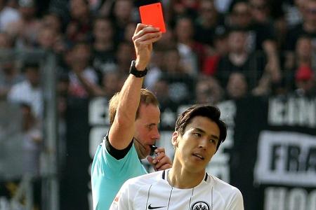 Nach Ellbogenschlag: Hasebe für Rest der Saison gesperrt Nach Ellbogenschlag: Hasebe für Rest der Saison gesperrt