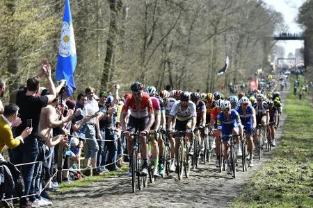 Paris-Roubaix: Belgier Goolaerts nach Sturz in ernstem Zustand