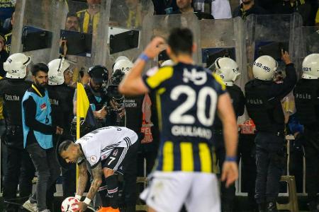 Abgebrochenes Istanbul-Derby: Restspielzeit wird nachgeholt