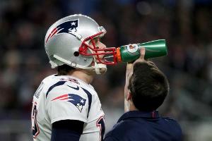 NFL verbietet zehn Helm-Modelle - Superstar Brady betroffen