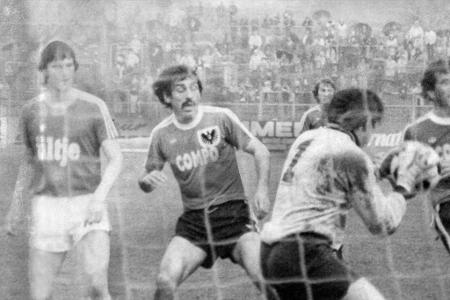 Von 1974 bis 1982 kickte Klaus Wolf (M.) in der 2. Bundesliga für Preußen Münster, Oberhausen, Solingen, Lüdenscheid, Göttin...