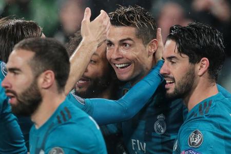 Mit 33 Jahren befindet sich Cristiano Ronaldo in der Form seines Lebens - zumindest nach der von 'Marca' veröffentlichten To... Mit 33 Jahren befindet sich Cristiano Ronaldo in der Form seines Lebens - zumindest nach der von 'Marca' veröffentlichten To...
