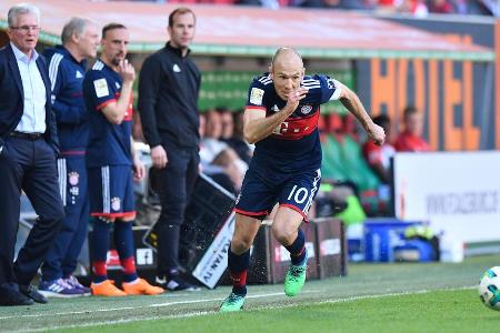 Nach einer guten Stunde schlägt Routinier Arjen Robben zu - 3:1 für Bayern!