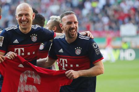 ... Für Arjen Robben (li.) und Franck Ribéry gab's davon schon ein paar mehr: Ribéry holte acht Meisterschalen mit den Bayer...