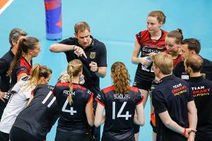 Volleyballerinnen in Thailand: "Spielerisch weiterentwickeln"
