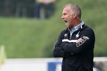 Frauenfußball: Duisburg verlängert mit Trainer Gerstner und Stürmerin Makas Frauenfußball: Duisburg verlängert mit Trainer Gerstner und Stürmerin Makas