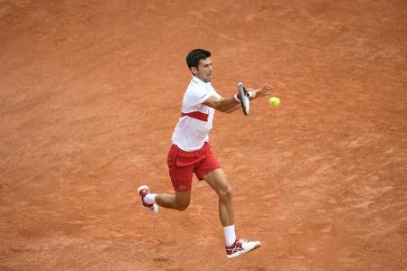 Djokovic mit nächstem Dreisatzerfolg in Runde drei