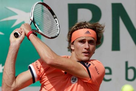 Zverev zittert sich mit Fünfsatzkrimi in Runde drei