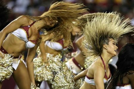 New York Times: Cheerleader der Redskins mussten oben ohne posieren